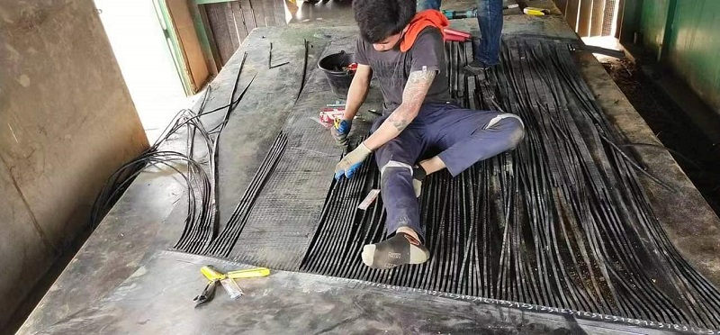 Lokaal after-salesteam in Thailand biedt on-site staalkoordtransportbandverbindingsservice voor mijnbouwklant